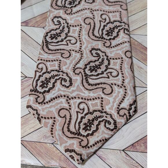 Vintage 100% Dacron Polyester Brown Tan White Paisley Necktie Tie Textured VTG - Picture 4 of 5